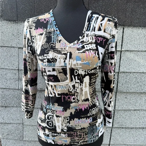 Y2k Abstract Print V-Neck Women's Top - Picture 5 of 5